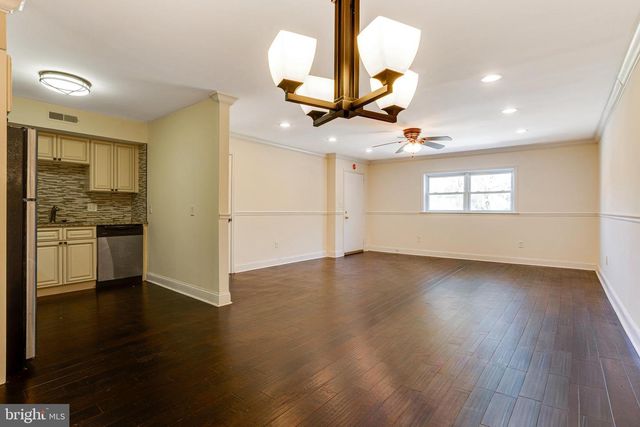 365 HERMITAGE ST, Philadelphia, PA 19128