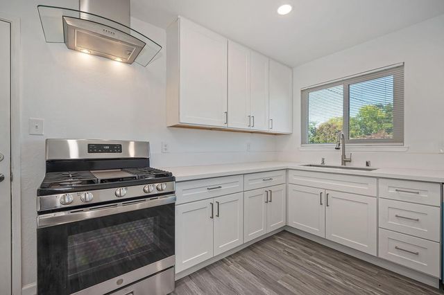 7012 Forman Way, Sacramento, CA 95828