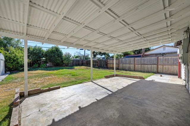 7012 Forman Way, Sacramento, CA 95828