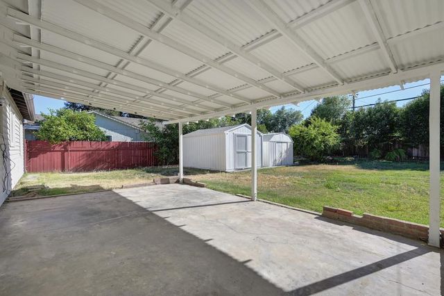 7012 Forman Way, Sacramento, CA 95828