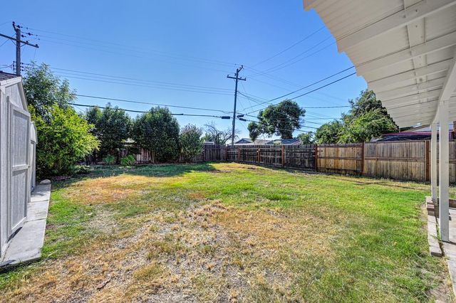 7012 Forman Way, Sacramento, CA 95828