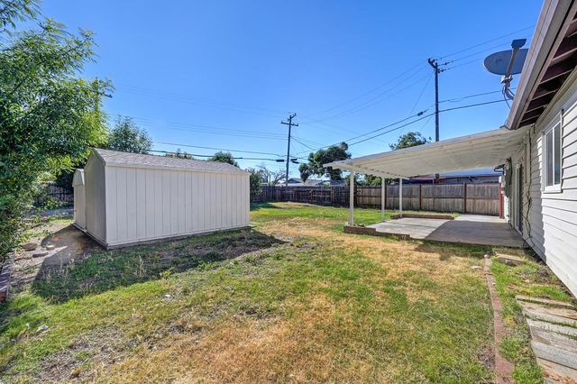 7012 Forman Way, Sacramento, CA 95828