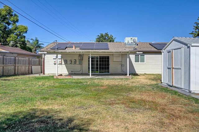 7012 Forman Way, Sacramento, CA 95828