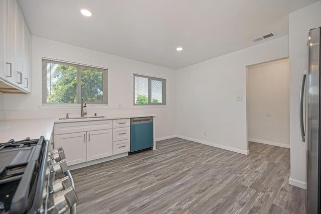 7012 Forman Way, Sacramento, CA 95828