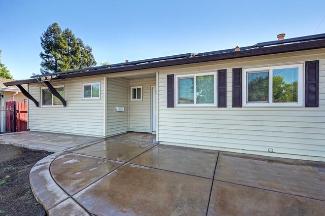 7012 Forman Way, Sacramento, CA 95828