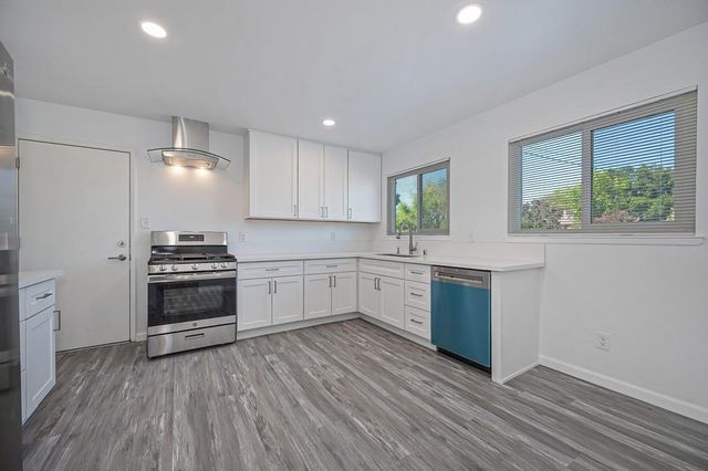 7012 Forman Way, Sacramento, CA 95828