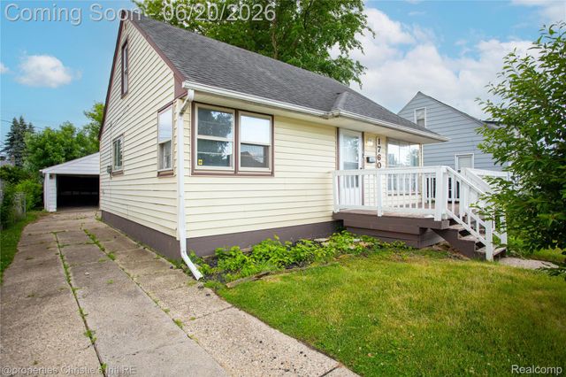 17606 Tennyson Street, Roseville, MI 48066