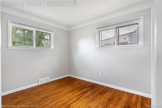 17606 Tennyson Street, Roseville, MI 48066