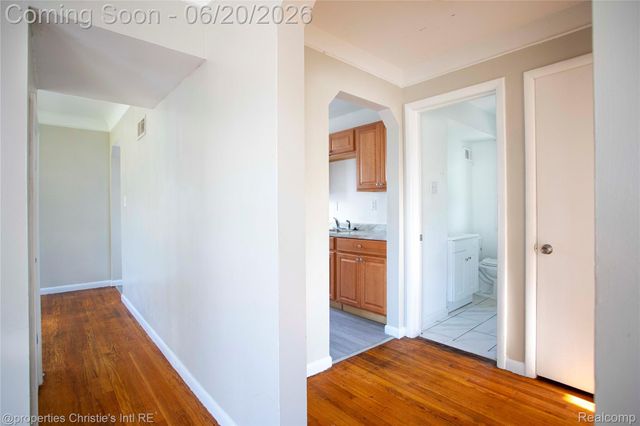 17606 Tennyson Street, Roseville, MI 48066