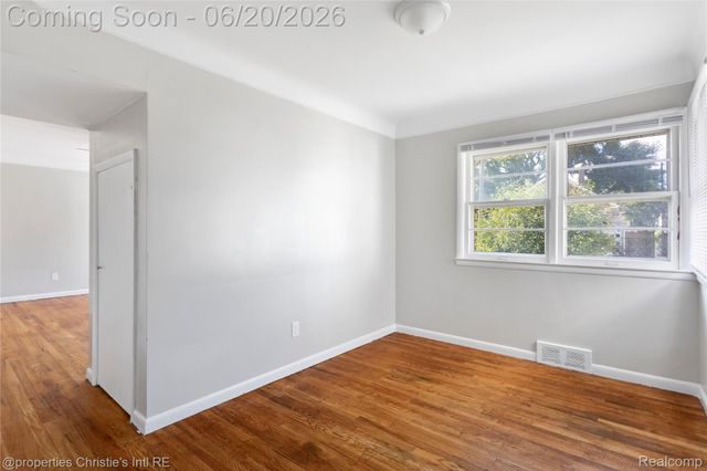 17606 Tennyson Street, Roseville, MI 48066