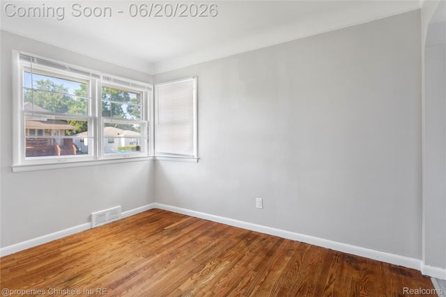 17606 Tennyson Street, Roseville, MI 48066