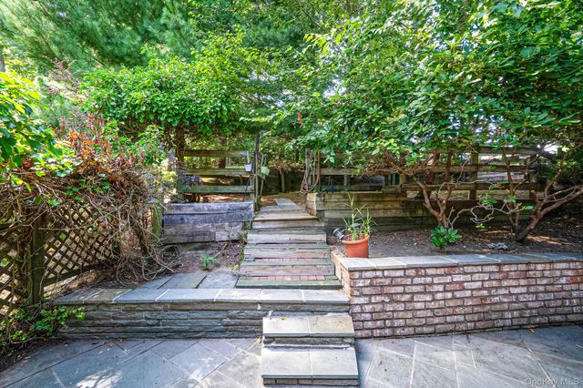 135 Oakside Drive, Smithtown, NY 11787