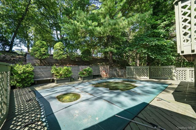 135 Oakside Drive, Smithtown, NY 11787