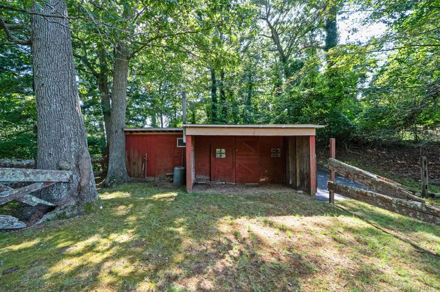 135 Oakside Drive, Smithtown, NY 11787