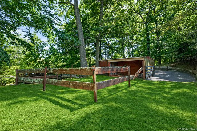 135 Oakside Drive, Smithtown, NY 11787