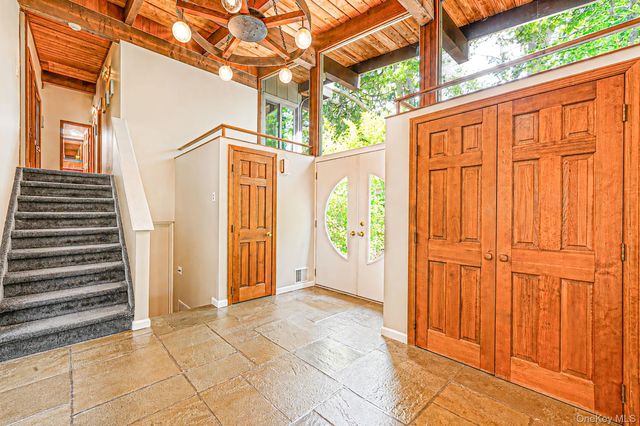 135 Oakside Drive, Smithtown, NY 11787