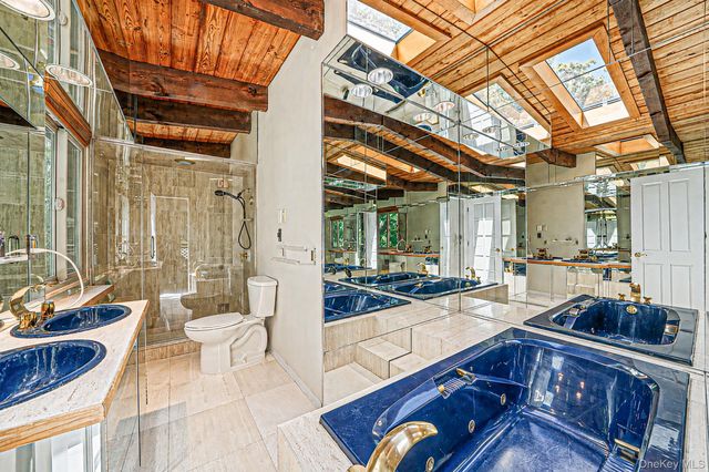 135 Oakside Drive, Smithtown, NY 11787