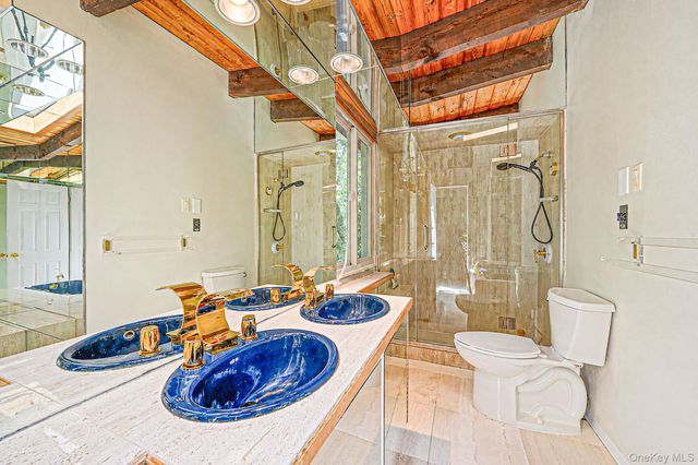 135 Oakside Drive, Smithtown, NY 11787