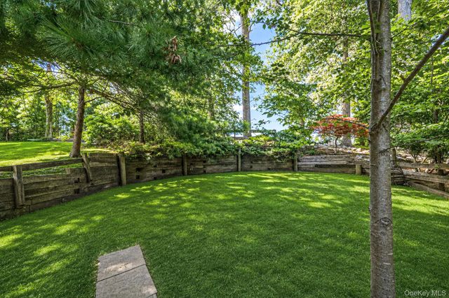 135 Oakside Drive, Smithtown, NY 11787