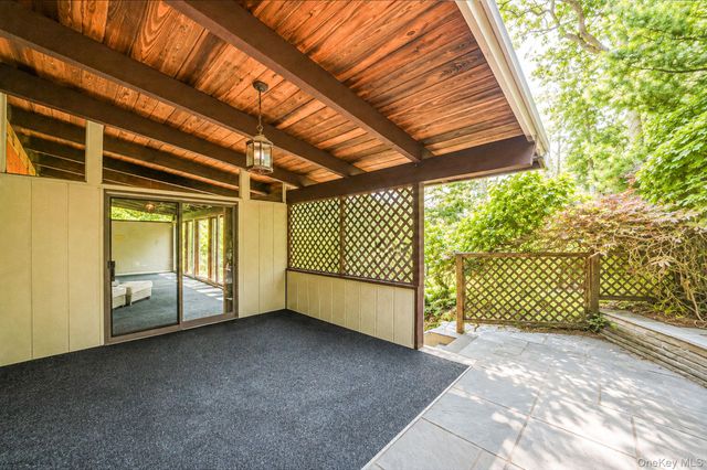 135 Oakside Drive, Smithtown, NY 11787