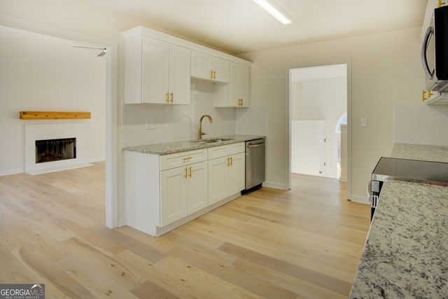 416 Shoshone Court, Auburn, GA 30011