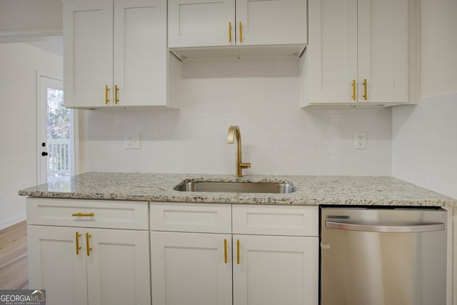 416 Shoshone Court, Auburn, GA 30011