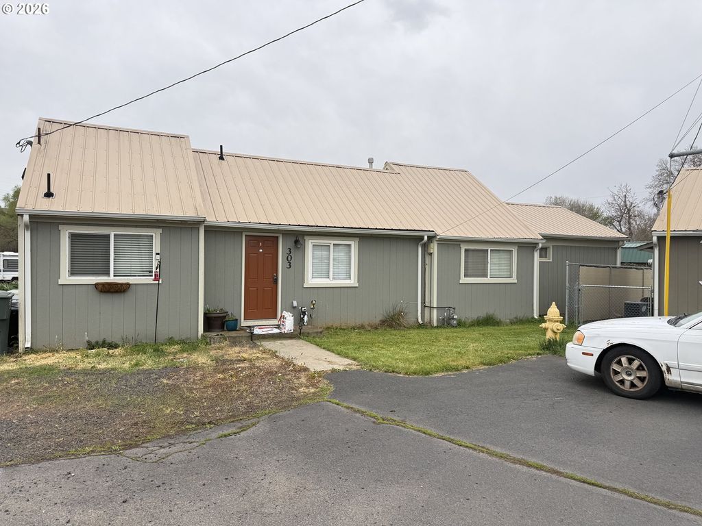 303 Ne ANVIDON St, Pendleton, OR 97801