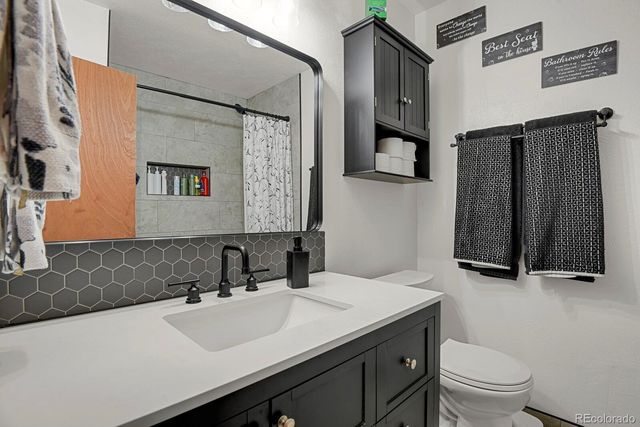 17683 E Loyola Drive E, Aurora, CO 80013