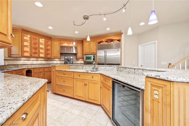 20852 Kylemore Drive, Strongsville, OH 44149