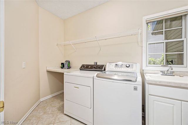 20852 Kylemore Drive, Strongsville, OH 44149