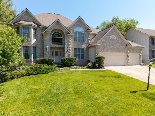 20852 Kylemore Drive, Strongsville, OH 44149