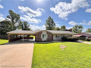 816 N Berry Street, Greenwood, AR 72936