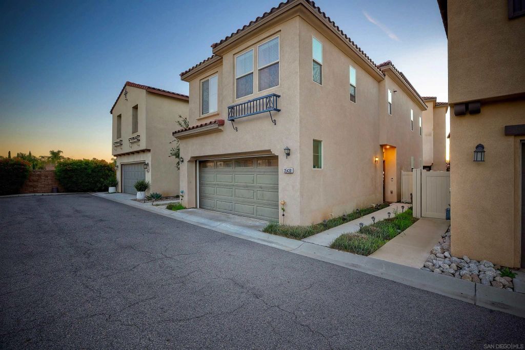 35430 Marabella Ct, Winchester, CA 92596