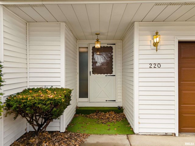 220 S PLEASANT HILL Road, East Peoria, IL 61611