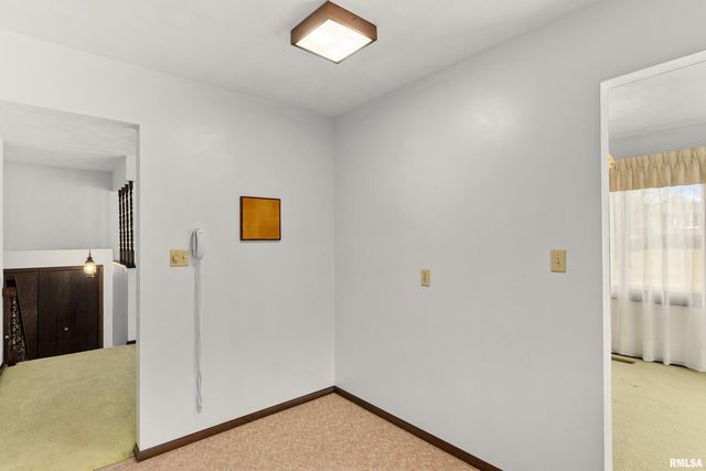 220 S PLEASANT HILL Road, East Peoria, IL 61611