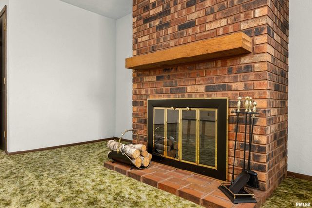 220 S PLEASANT HILL Road, East Peoria, IL 61611