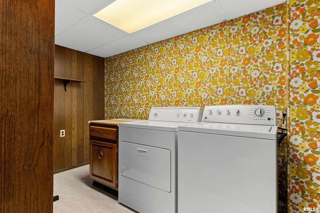 220 S PLEASANT HILL Road, East Peoria, IL 61611