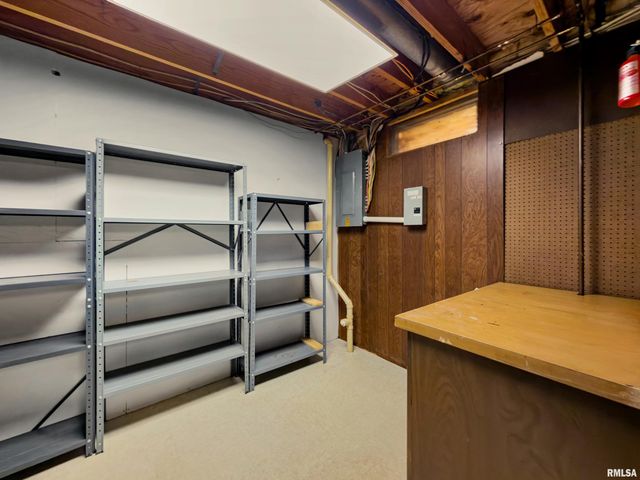 220 S PLEASANT HILL Road, East Peoria, IL 61611