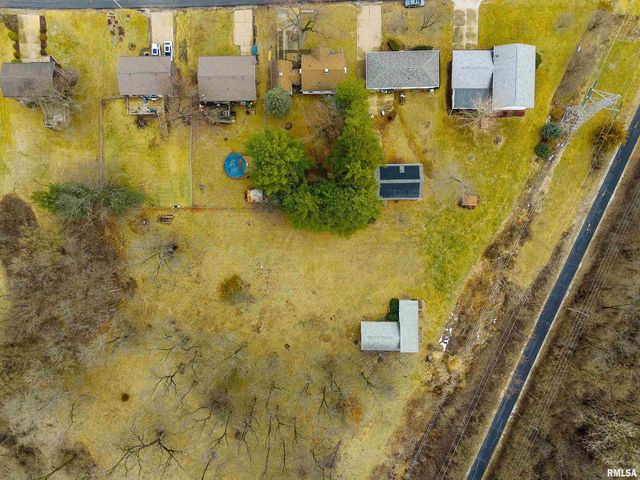 220 S PLEASANT HILL Road, East Peoria, IL 61611