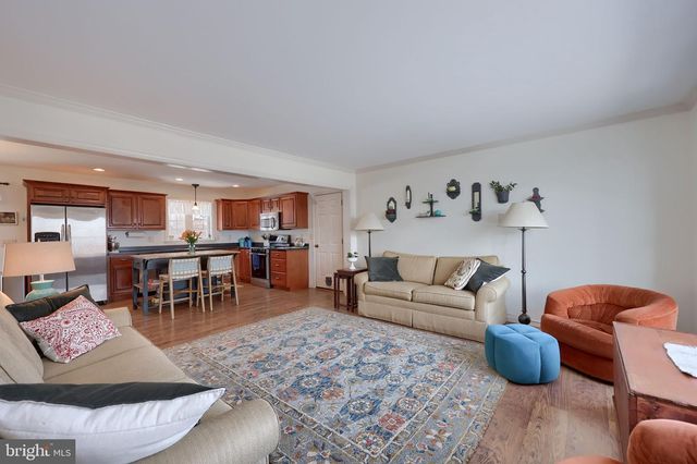 570 MOUNTAIN TOP DR, Denver, PA 17517