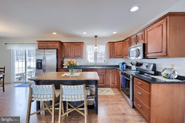 570 MOUNTAIN TOP DR, Denver, PA 17517