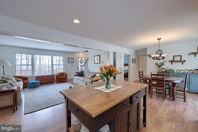 570 MOUNTAIN TOP DR, Denver, PA 17517