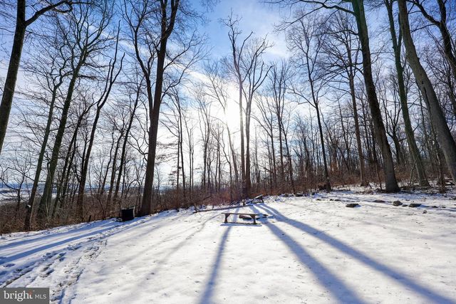 570 MOUNTAIN TOP DR, Denver, PA 17517