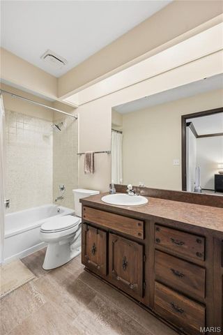 14894 Pheasant Hill Court, Chesterfield, MO 63017