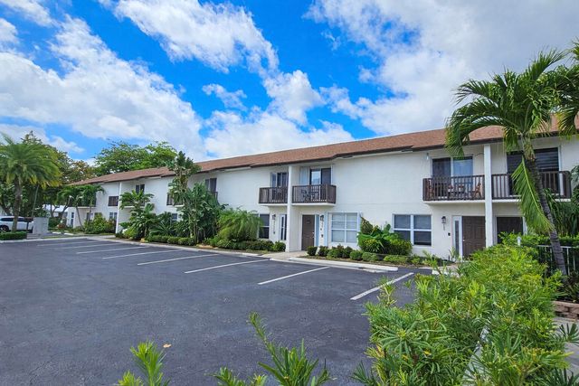 1917 NE 3rd Street 109, Deerfield Beach, FL 33441