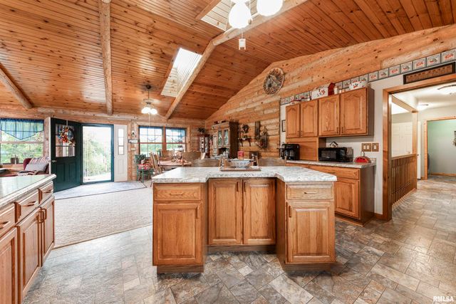 1066 County Road 1150 N Road, Henry, IL 61537