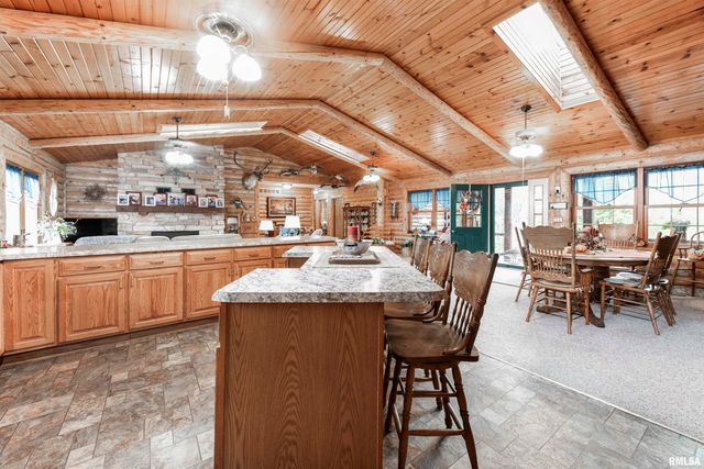 1066 County Road 1150 N Road, Henry, IL 61537