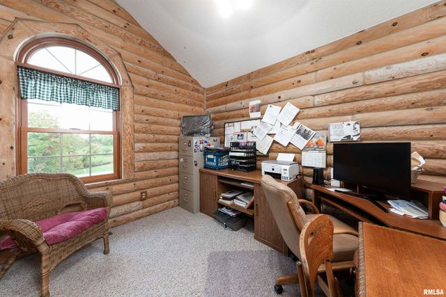 1066 County Road 1150 N Road, Henry, IL 61537