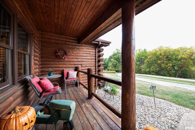 1066 County Road 1150 N Road, Henry, IL 61537