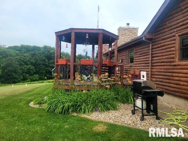 1066 County Road 1150 N Road, Henry, IL 61537